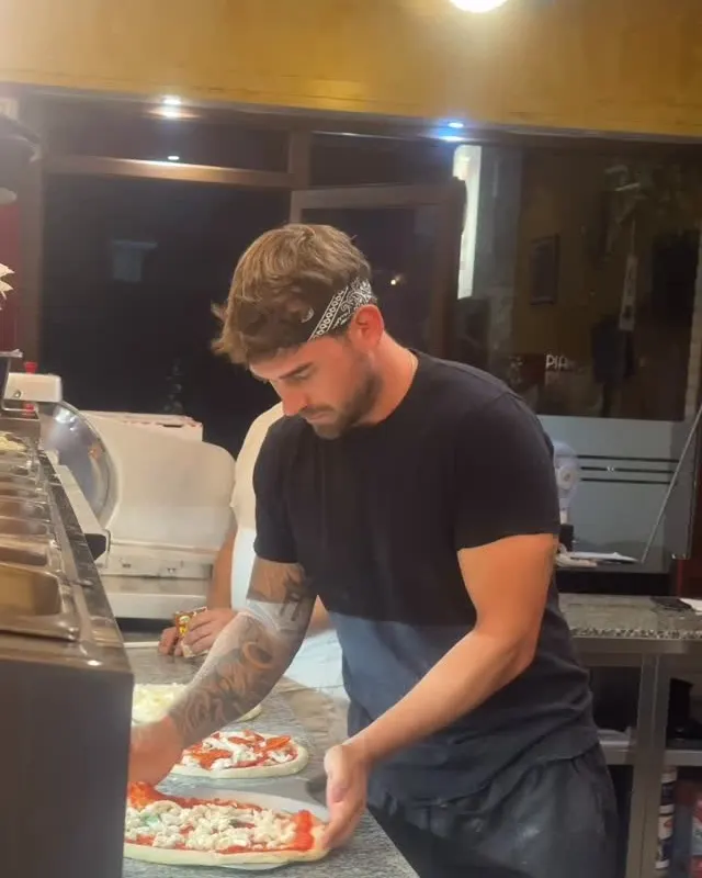 Il pizzaiolo al banco della Casa di Totò