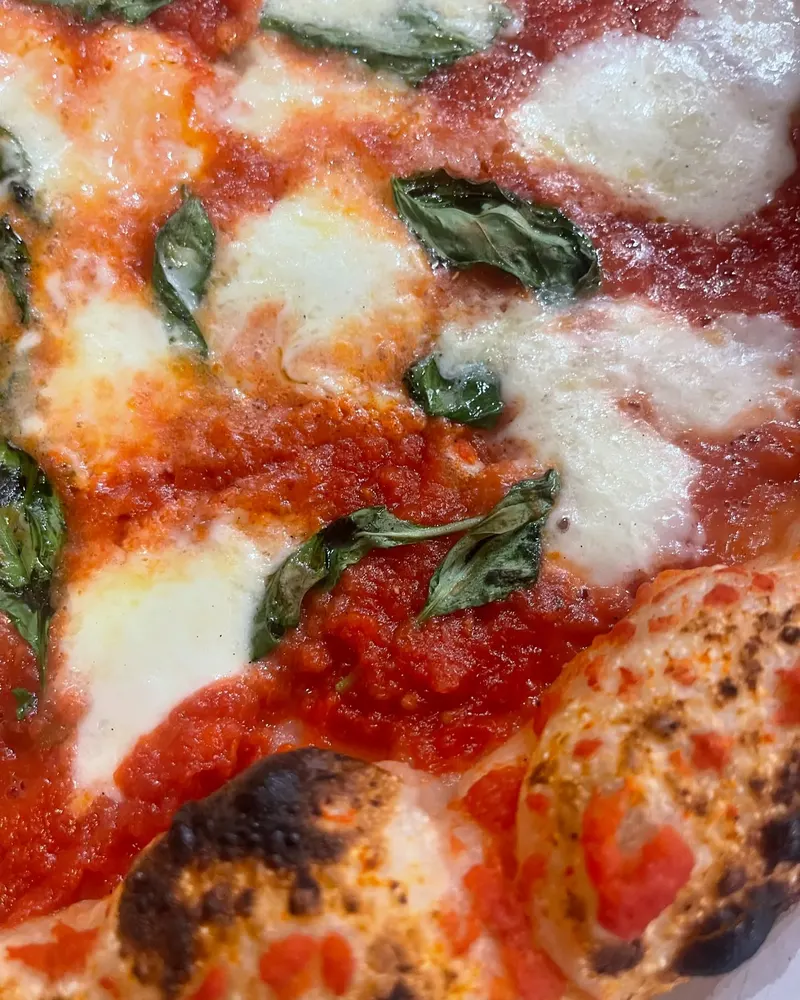 La Bufala della Casa di Totò con mozzarella di bufala campana